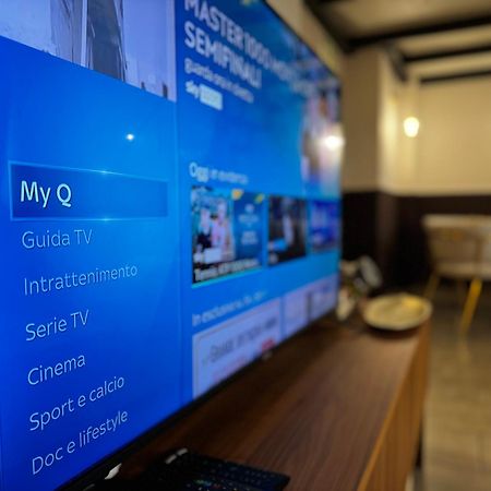 Apartamento Regina Milano In Verona - Sky Tv, Wifi E Breakfast Box Exterior foto