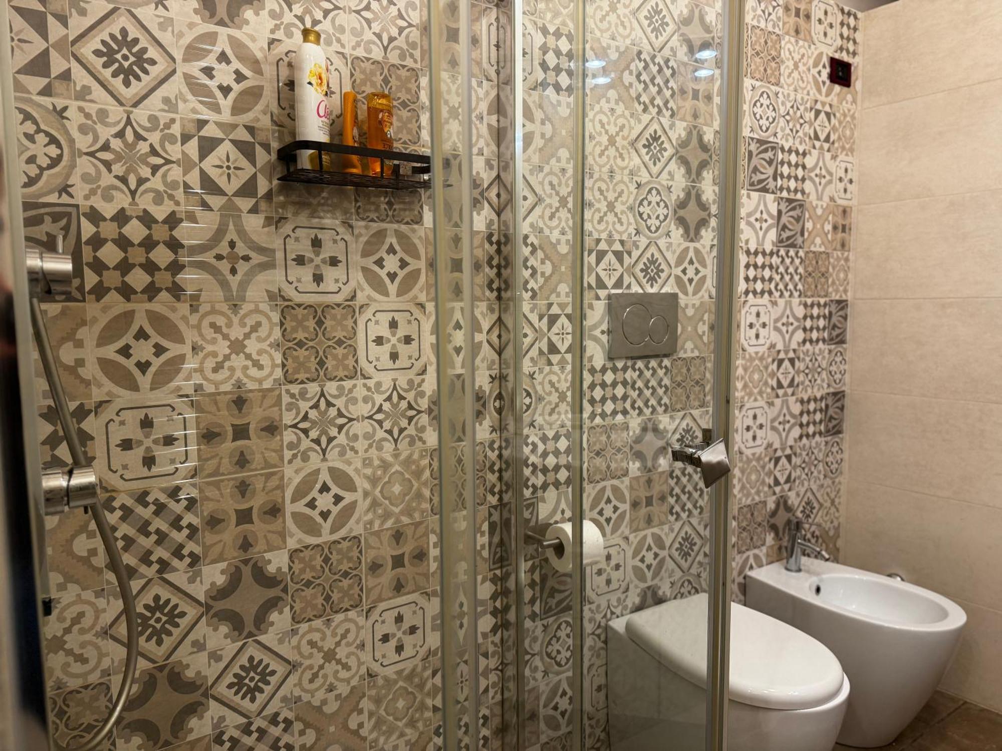 Apartamento Regina Milano In Verona - Sky Tv, Wifi E Breakfast Box Exterior foto