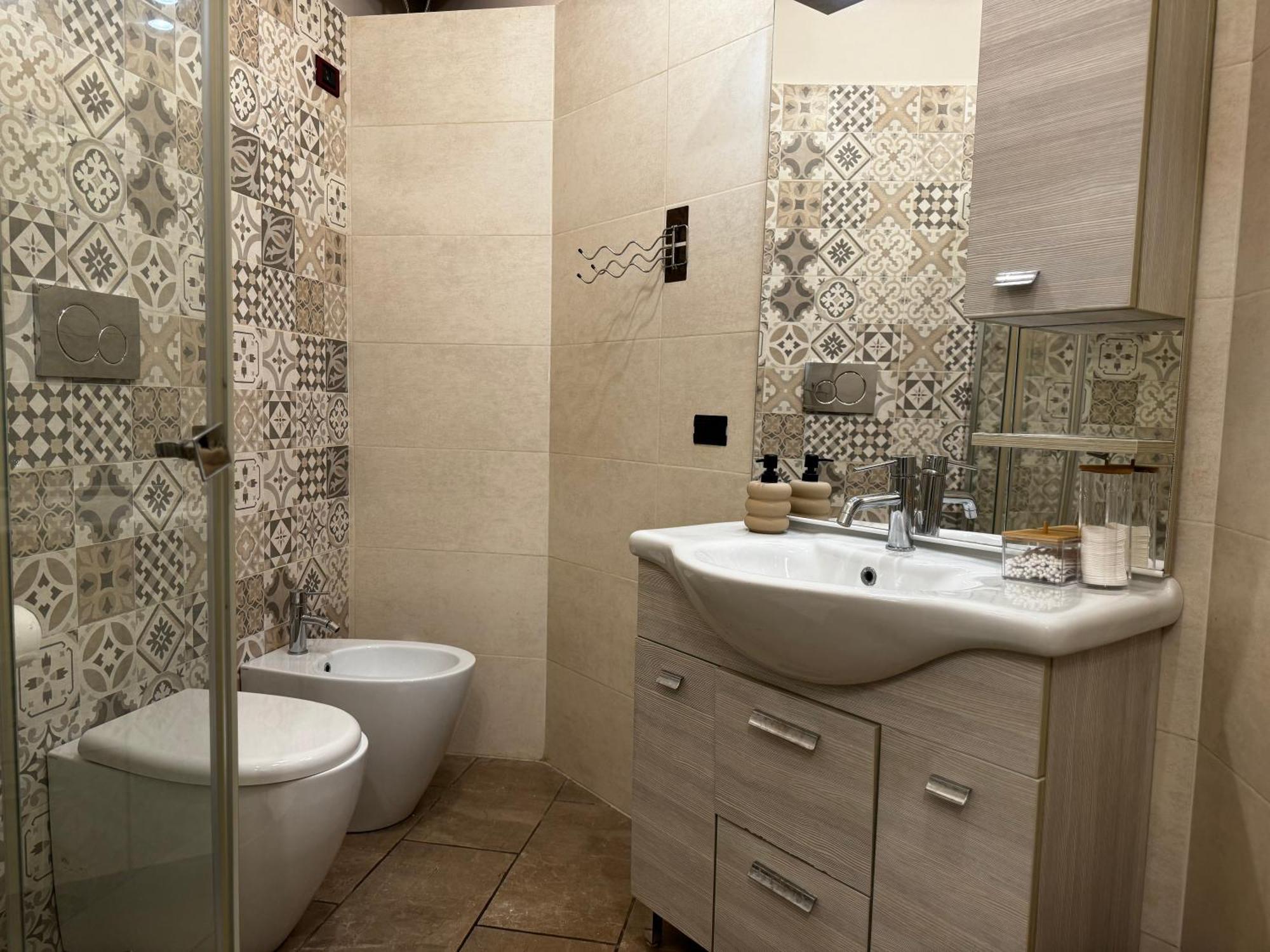 Apartamento Regina Milano In Verona - Sky Tv, Wifi E Breakfast Box Exterior foto