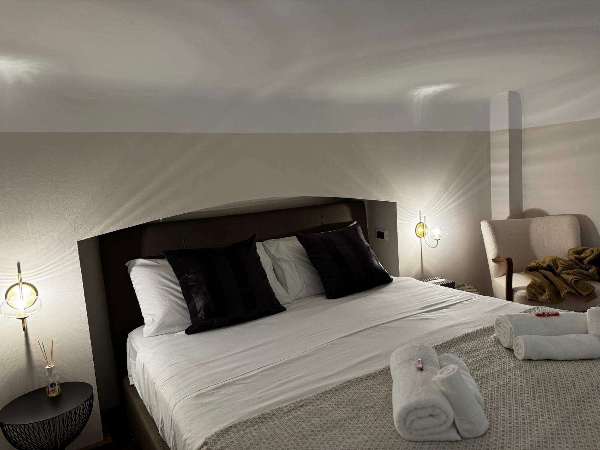 Apartamento Regina Milano In Verona - Sky Tv, Wifi E Breakfast Box Exterior foto